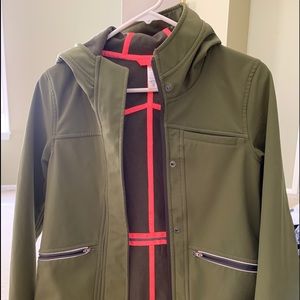 Ivivva girl’s rain jacket